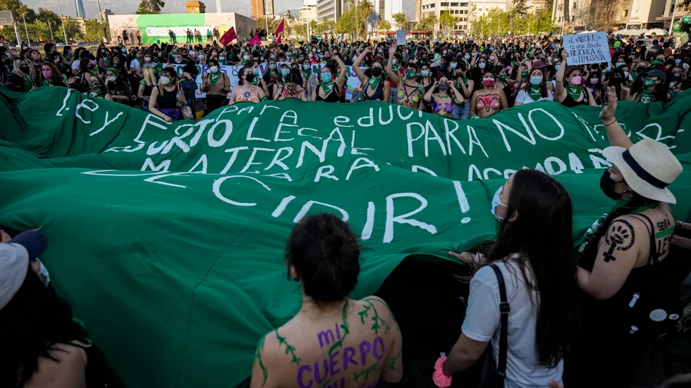Demonstrationer för fri abort genomfördes bland annat i Santiago, Chile.