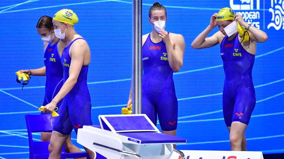 Sara Junevik, Michelle Coleman, Sophie Hansson och Louise Hansson slutade femma i lagkappen, 4x100 meter fritt.
