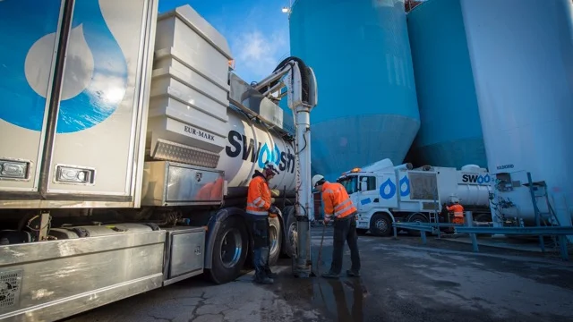 Swoosh löser allt från stopp i avlopp till underhållsjobb för företag inom industrisektorn. 