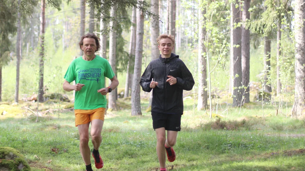 Framöver planerar Jonas för att skriva en bok om sin resa, med löpningen i fokus. Här springer han tillsammans med sonen Viktor.