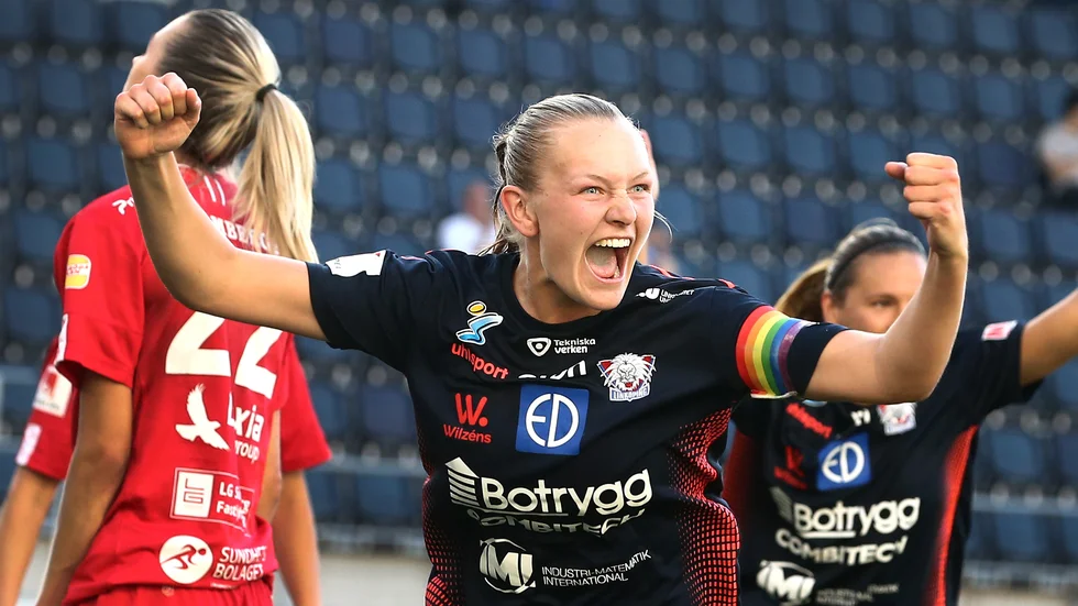 Frida Leonhardsen Maanum jublar.