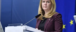 Landsbygdsminister avgår för att säkra S-röst