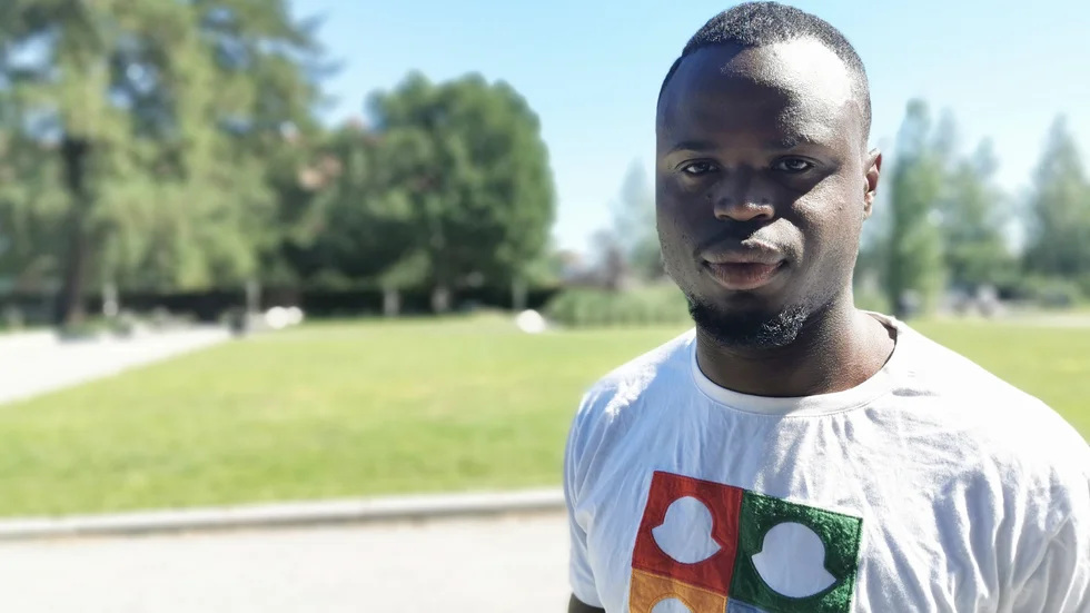 Moröns nyförvärv Oumar Traore leder skytteligan i herrtrean när serien nu går på sommaruppehåll.