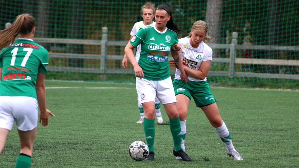 Emelie Hjertberg, lagkapten i Älvsby IF, gjorde lagets enda mål borta mot Bergnäset.