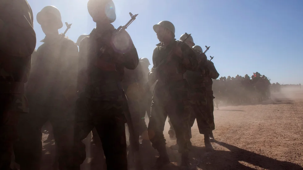 Soldater från självständighetsrörelsen Polisario under en militärparad i byn Tifariti i Västsahara. Arkivbild.