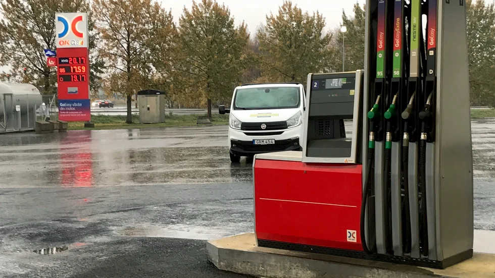Insändarskribenten tycker att höjda bensin- och dieselpriser slår hårt i Norrbotten.
