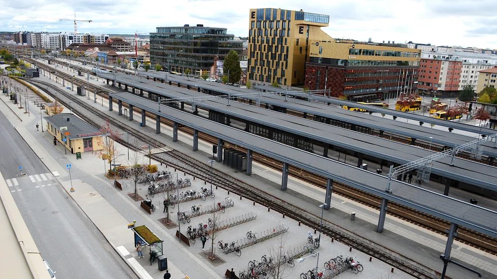 Lite dyrare, men betydligt fler avgångar. Från och med 12 december införs flera förändringar för den som pendlar med Movingobiljett. Det blir också bara möjligt att köpa biljett i andra klass.