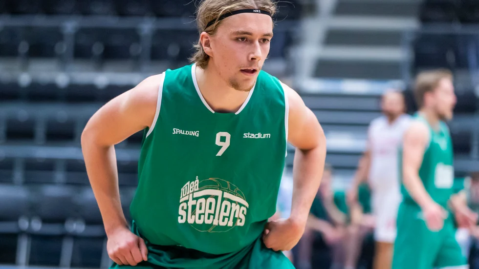 Samuel Larssom, 20, är klar för BC Luleå inför den kommande säsongen. Han kommer närmast från Luleå Steelers i Basketettan.