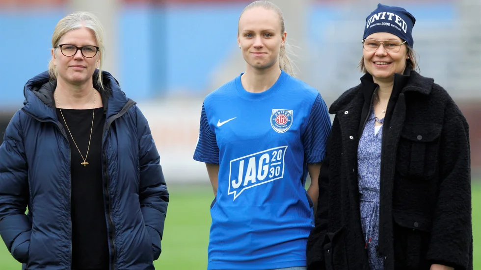 Eskilstuna United har nominerats till Svenska Jämställdhetspriset. Så här såg det ut när jämställdhetsuppropet JAG 2030 presenterades i mars med klubbens ordföranden Lina Bertilsson, A-lagsstjärnan Matilda Plan och styrelsemedlemmen Anna Arnerdal.