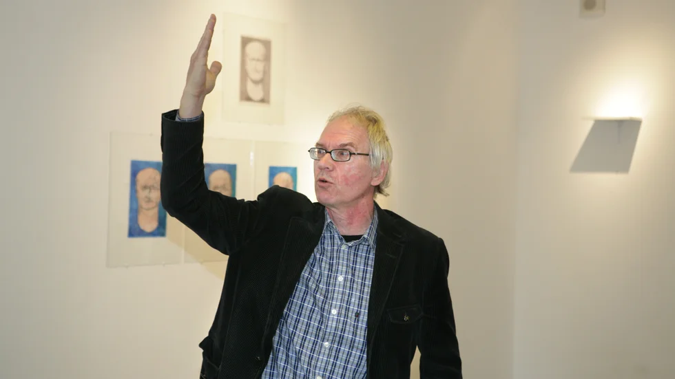 "Lars Vilks gick från ord till handling genom sina konstverk. Han fick betala ett högt pris." Bilden är från när Vilks var på Kronan i Norrköping. 