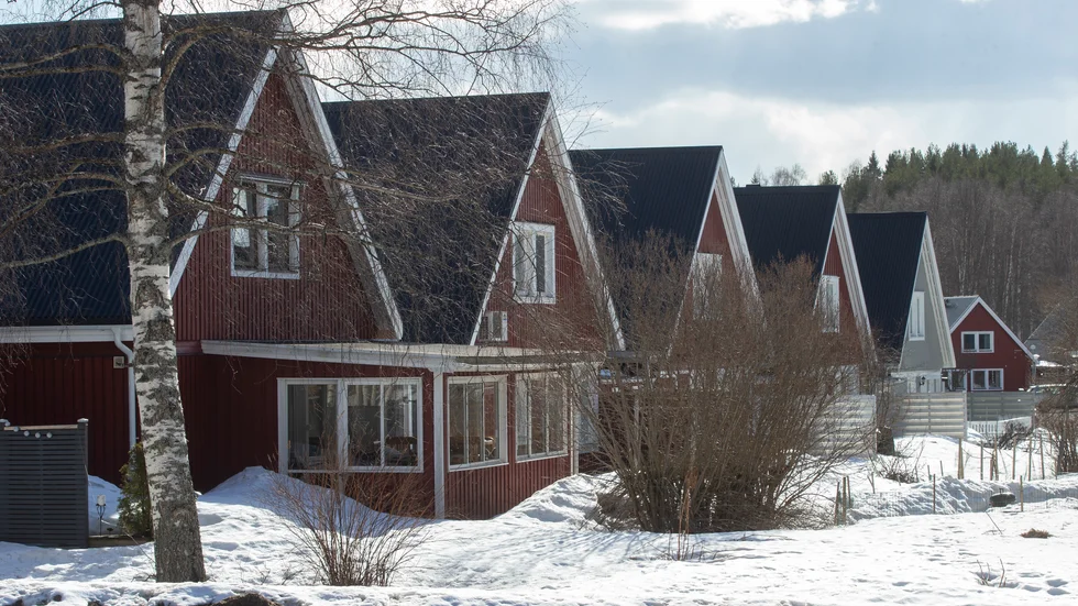 Utflyttartrenden i storstäderna skapar nu möjligheten att slå två flugor i en smäll – minska bostadsbristen i Stockholm och ordna ett stabilt befolkningsunderlag i resten av landet.