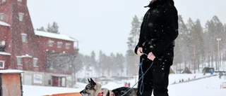 Trotsade läkarnas dom och tog sig tillbaka efter svåra hjärnskadan: ”Att ge upp har aldrig funnits på kartan”