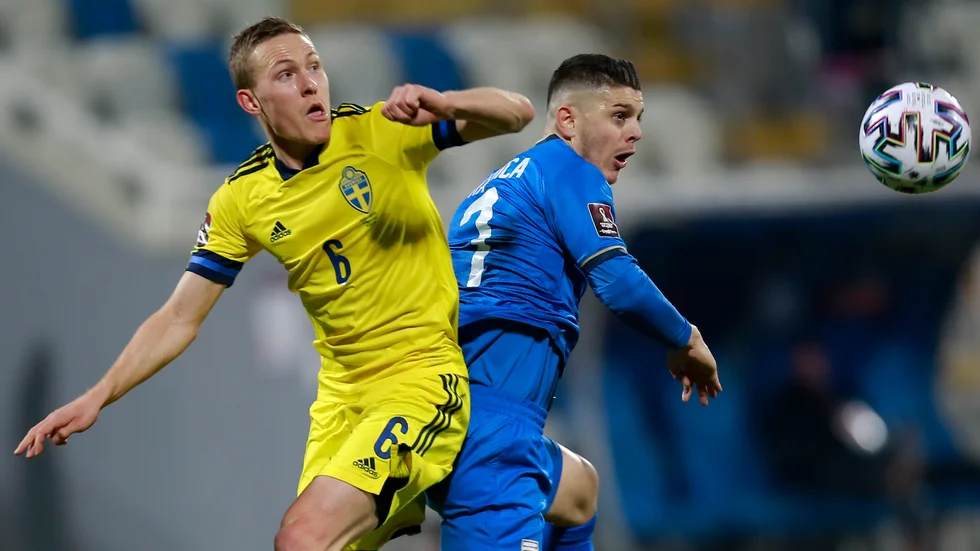 Ludwig Augustinsson i VM-kvalmatchen mot Kosovo tidigare i vår. Arkivbild.