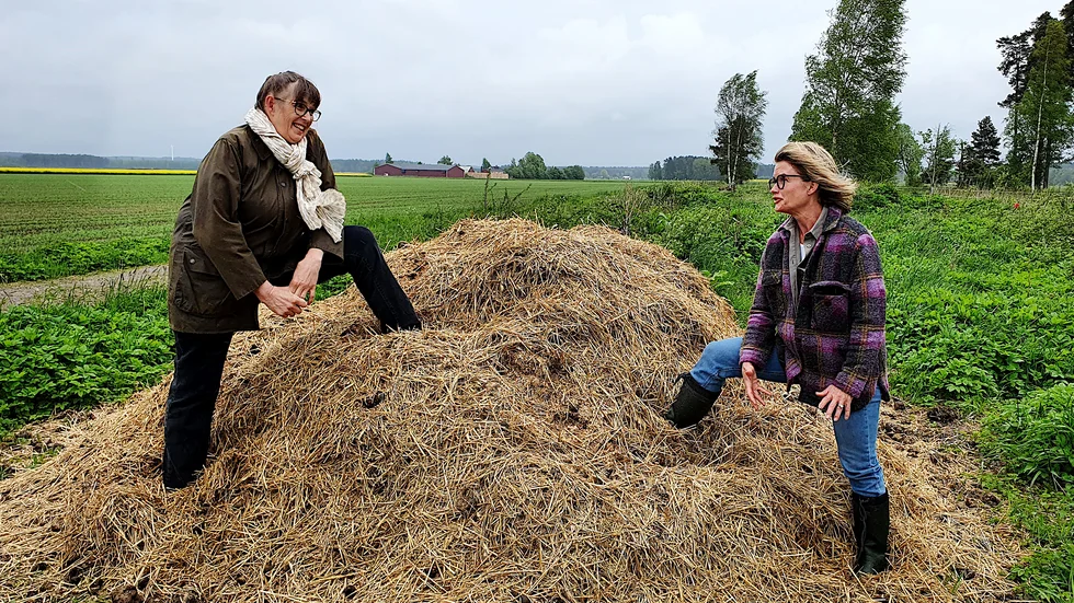 De känner inte varandra, men dynghögen förenar dem. Anna Jamieson brinner för naturbeteskött, Magdalena Hermelin för grönsaker. Båda för hållbarhet och mångfald.