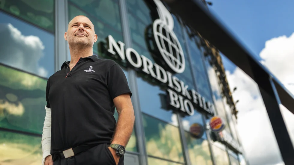 Jesper Danielsson är chef för Nordisk films biograf i Gränbystaden, som laddar för en skräckfylld natt.