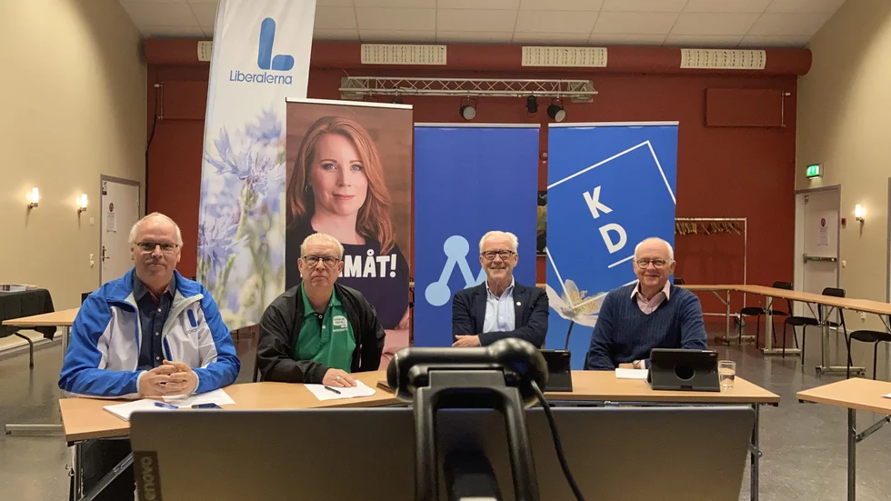 Alliansen i Oxelösund, representerade av Klas Lundbergh (L), Bo Höglander (C), Dag Bergentoft (M) och Göran Bernhardsson (KD) satt själva i Koordinatens eventsal. Deltagarna fick vara med på länk.