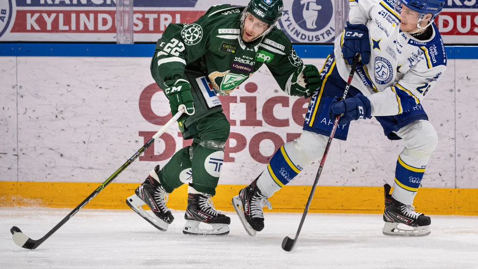 Per Åslund (vänster) och Mattias Göransson (höger) är nya lagkamrater i Färjestad. Arkivbild.