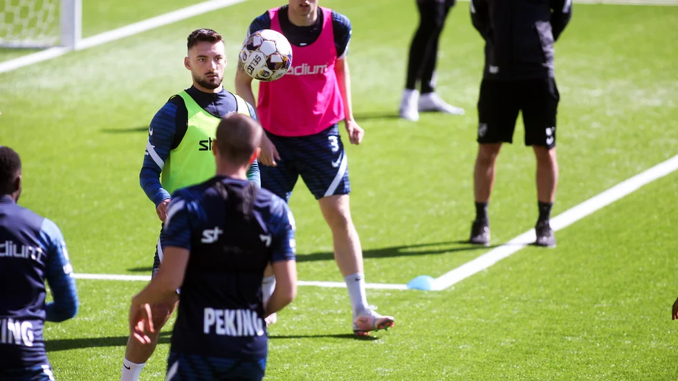 IFK-anfallaren Sead Haksabanovic har inga problem med självförtroendet efter den tunga starten avpå allsvenskan.