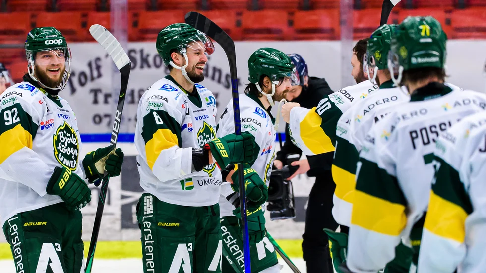 Lövenjubel efter att ha fixat biljetten till en avgörande matchserie om en SHL-plats mot Timrå.