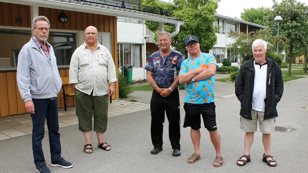 Per-Sune Karlsson, Krister Johansson, Krister Lundqvist, Kenneth Ahlenius och Kjell Granström tycker inte att Platen har skött boendeparkeringen på ett bra sätt.