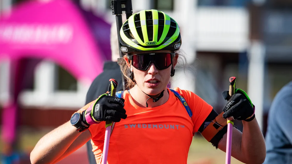 Elvira Öberg tog i SM i rullskidskytte