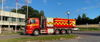Brand bröt ut nära bensinmack 