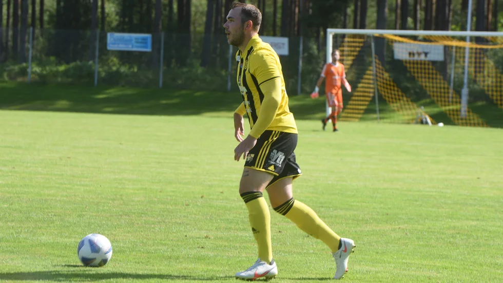Martin Höglind Stridell är tillbaka från sin avstägning när Gullringen möter Bankeryd på tisdagkvällen.