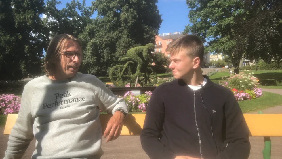 Thomas Augustsson och Jonatan Häggström Wedding snackar upp kvällens speedwaymöte mellan Smederna och Piraterna.