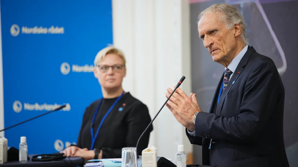 Nordiska rådets president Bertel Haarder och vice president Annette Lind vid en pressträff i Köpenhamn.