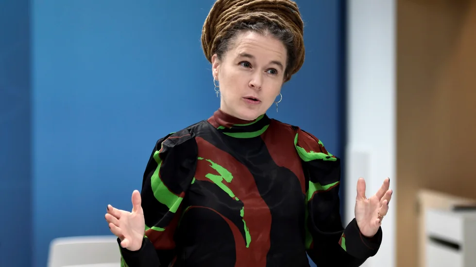 Miljöpartiets Amanda Lind tror att sänkt rösträttsålder kan få fler unga att känna sig inkluderade i samhället. Arkivbild.