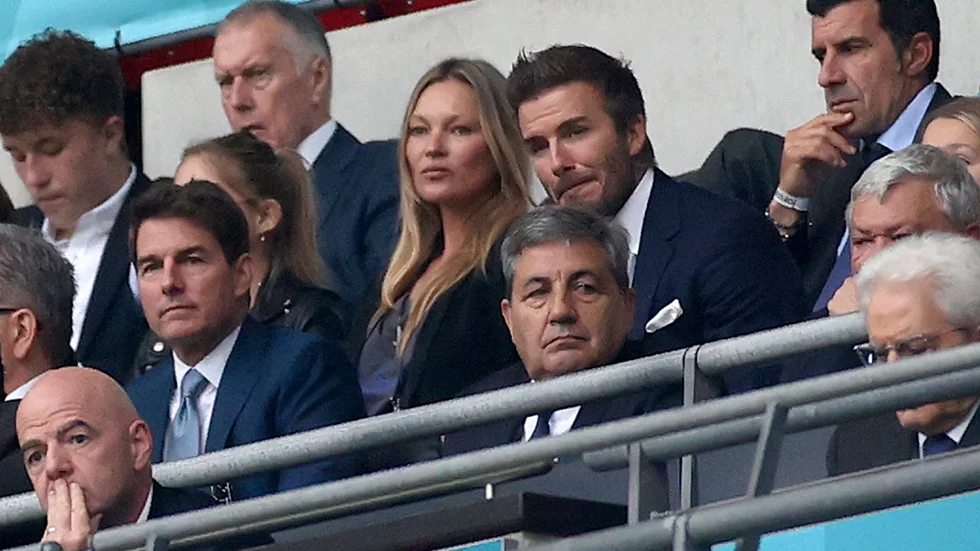 Tom Cruise skymtades i publiken på söndagens finalmatch, tillsammans med bland andra David Beckham och Kate Moss.