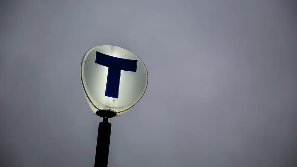 Polisen utreder ett misstänkt mordförsök vid en tunnelbanestation i Stockholm. Arkivbild.