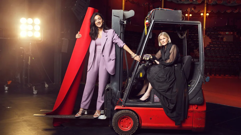 Årets Kristallen-gala leds av Parisa Amiri och Sissela Kyle. Pressbild.