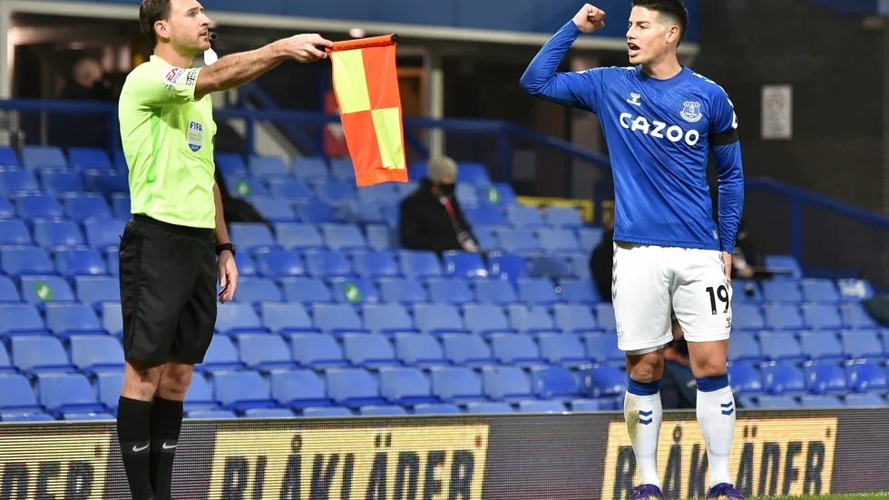 Evertons James Rodriguez gestikulerar efter ett bortdömt mål, avvinkat för offside. Arkivbild.