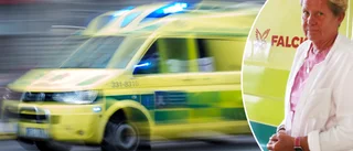 Ambulansbrist efter fler än 1000 larm – sjuka tvingades åka polisbil till lasarettet
