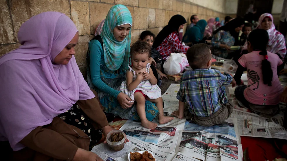 Vill du ha ett mätt barn eller fyra hungriga? Egyptens president vill införa ettbarnspolitik. Arkivbild.