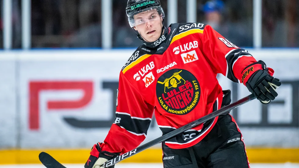 Joonas Rask är tillbaka från sjukdom men får spela med nya kedjekamrater i lördagens match mot Frölunda.