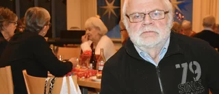 Succé: Julbocken Eskil träffade pensionärerna