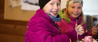 Full fart i backen som sköts av föräldrarna