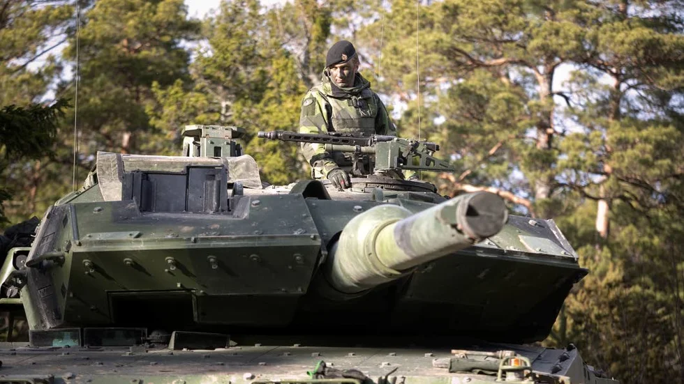Stridsvagn. Det spända världspolitiska läget är en del i att Norge skärper gränsbevakningen.