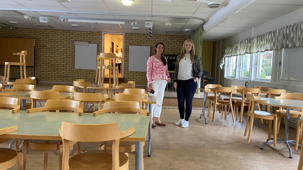 Matsalen kommer att renoveras under sommarlovet men kommer inte vara klar tills höstterminen startar. De två första veckorna får eleverna äta i sina klassrum.