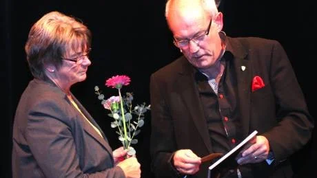 Publikmagneter. Tommy Wahlgren och Inger Harlevi lockade storpublik med gårdagens utfrågning från Länsteaterns scen.Foto: Robert Gahnfelt