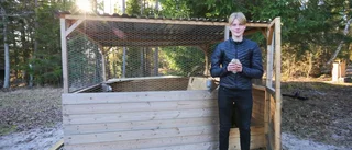 Axel säljer delikatessägg till öns restauranger
