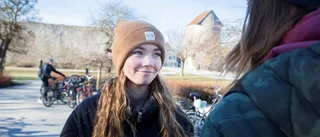 Vera och Nike blev påkörda på väg hem från skolan