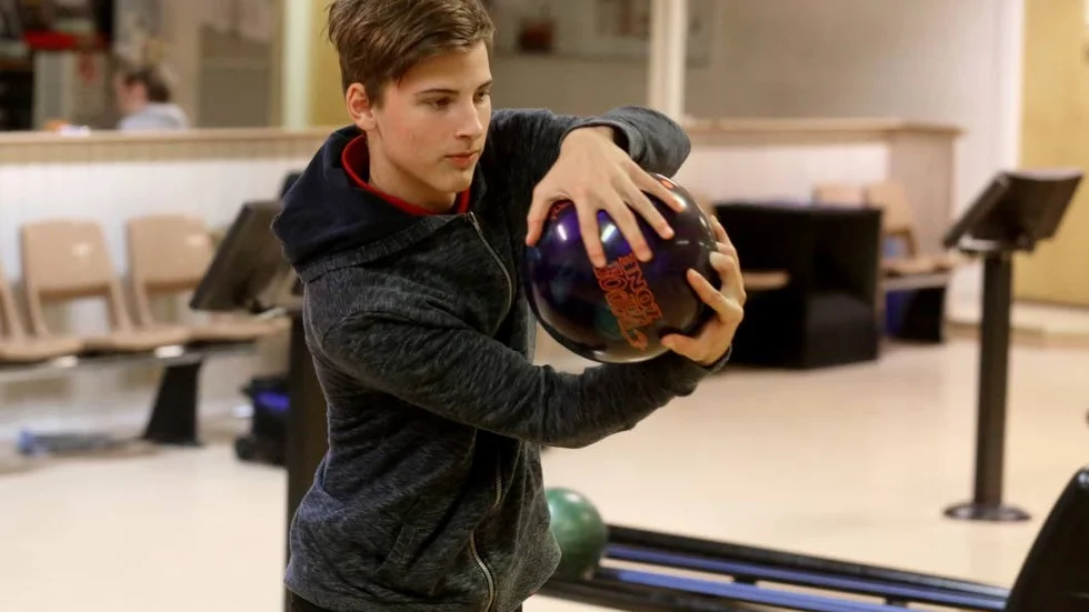 Kevin Stenegärd återvänder till moderklubben efter tre år på bowlinggymnasiet i Nässjö och spel med Team Clan.