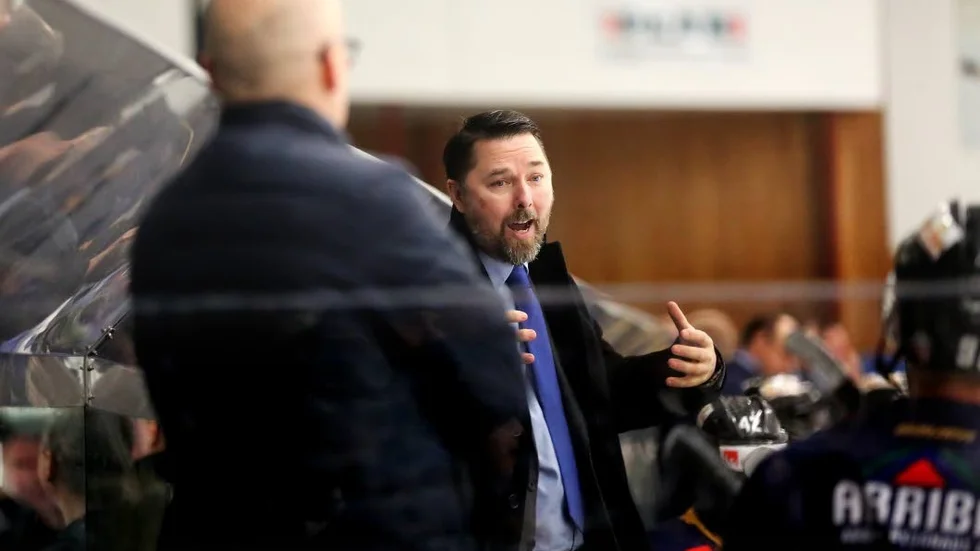 Äntligen är det dags för playoff för Mike Beharrells Visby Roma som i kväll möter Mariestad på bortais.
