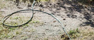 Blixten orsakade hål i vägen