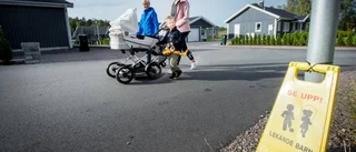 Barnfamiljer kritiska till höga hastigheter i villaområde