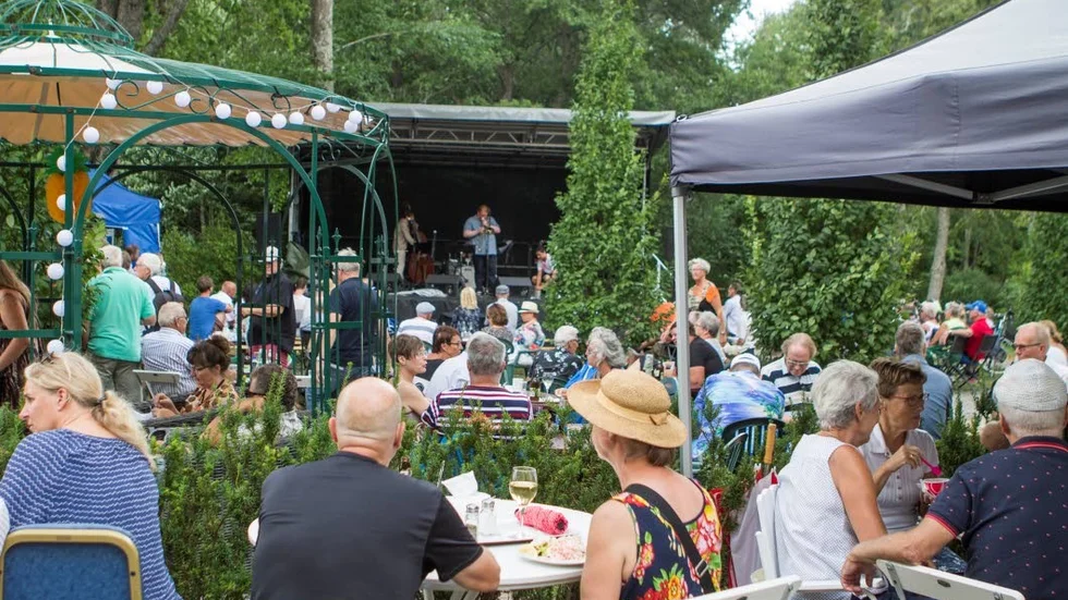 Förra året var jazz- och bluesfestivalen på Djulö välbesökt. Även i år är det gratis inträde och öppet för alla åldrar.