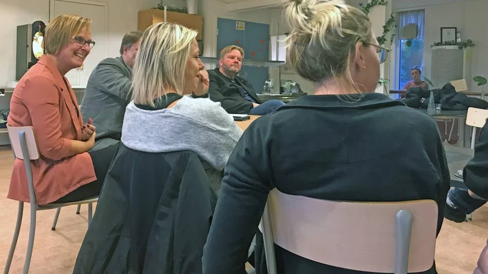 Trevligt och givande möte med föräldrar i Ålberga skolas matsal tyckte Carina Wallin och Anders Eriksson från barn- och ungdomsnämnden.